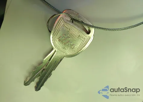 2000 Chevrolet Silverado 1500 Ls z USA, uszkodzony, nr VIN 1GCEC19T7YZ370384